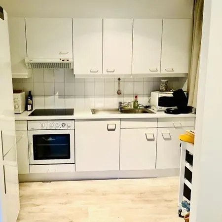 Crw Flat - Spacious Ground Floor With Garden Apartment *