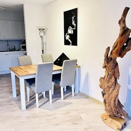 Crw Flat - Spacious Ground Floor With Garden